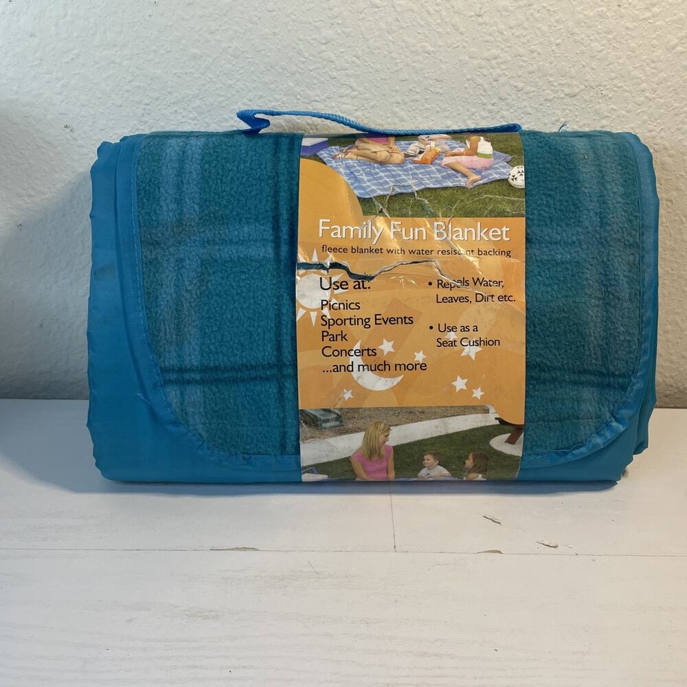 CVS Family Fun Blanket Blue Fleece Picnic Stadium Outdoor Water Resistant NWT
